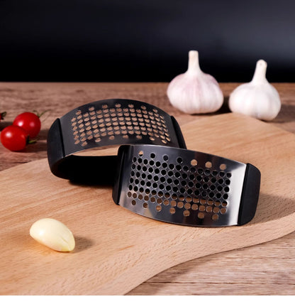 Black Stainless Steel Garlic Press Rocker Ergonomic Garlic Crusher and Ginger Mincer Professional Kitchen Tool V888-ELOSUNG41241