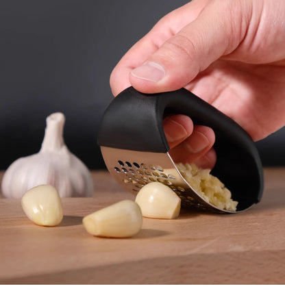 Black Stainless Steel Garlic Press Rocker Ergonomic Garlic Crusher and Ginger Mincer Professional Kitchen Tool V888-ELOSUNG41241