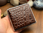 Genuine Leather Cigarette Case Coffee Brown Crocodile Pattern 20 Stick Capacity Retro Vintage Style Metal V888-ELOSUNG41618