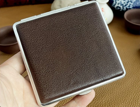 Genuine Leather Cigarette Case Deep Coffee Oil Wax Pebbled Grain 20 Stick Capacity Retro Vintage Style Metal V888-ELOSUNG41620