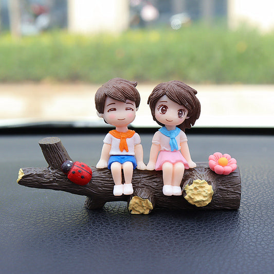 The well-behaved couple on the tree branch Cute Couple Car Ornament for Dashboard - Romantic Interior V888-ELOSUNG43847