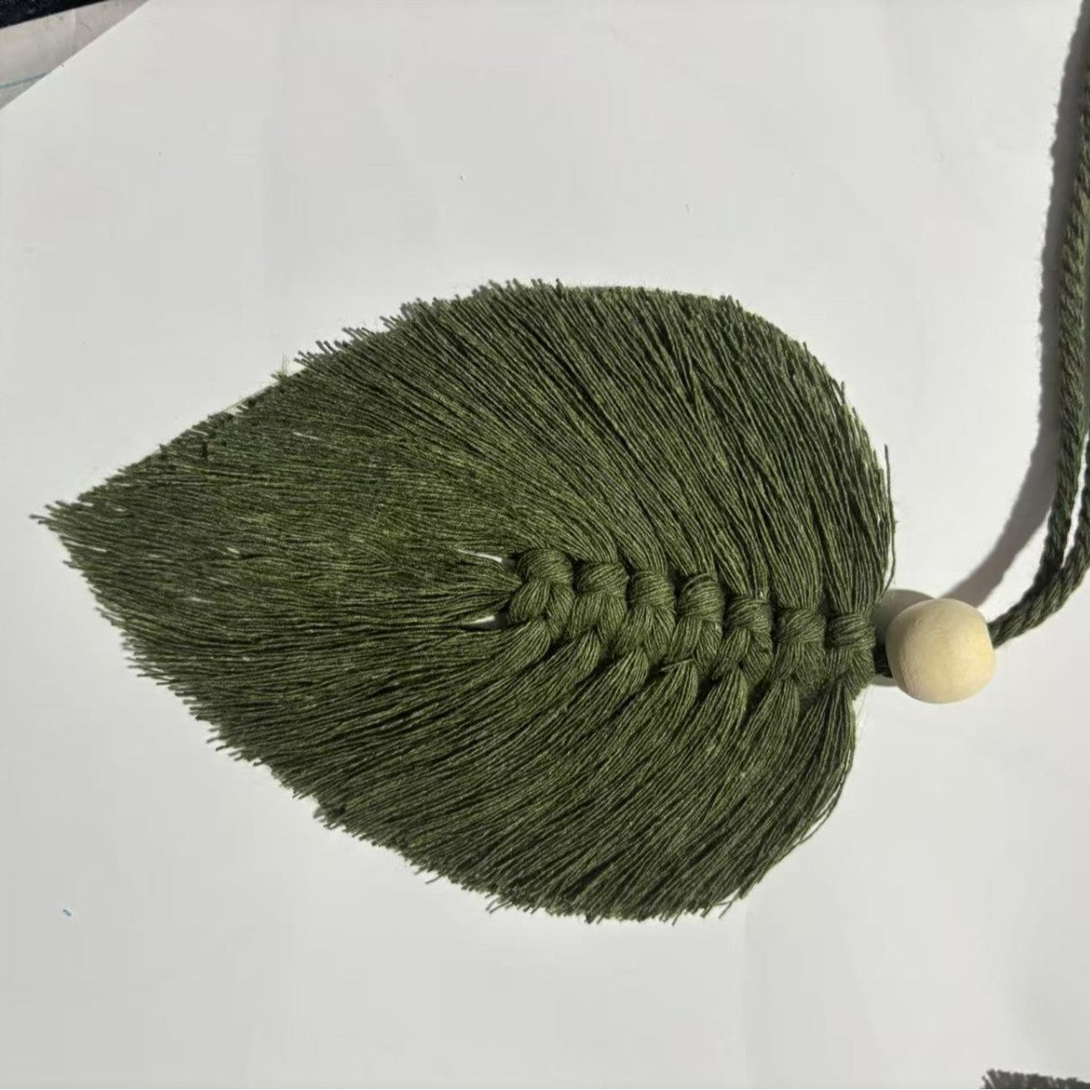 4 PCS Macrame Leaf Wall Hanging Set Handmade Cotton Boho Feather Ornaments Green & Beige for Nursery Home V888-ELOSUNG44010