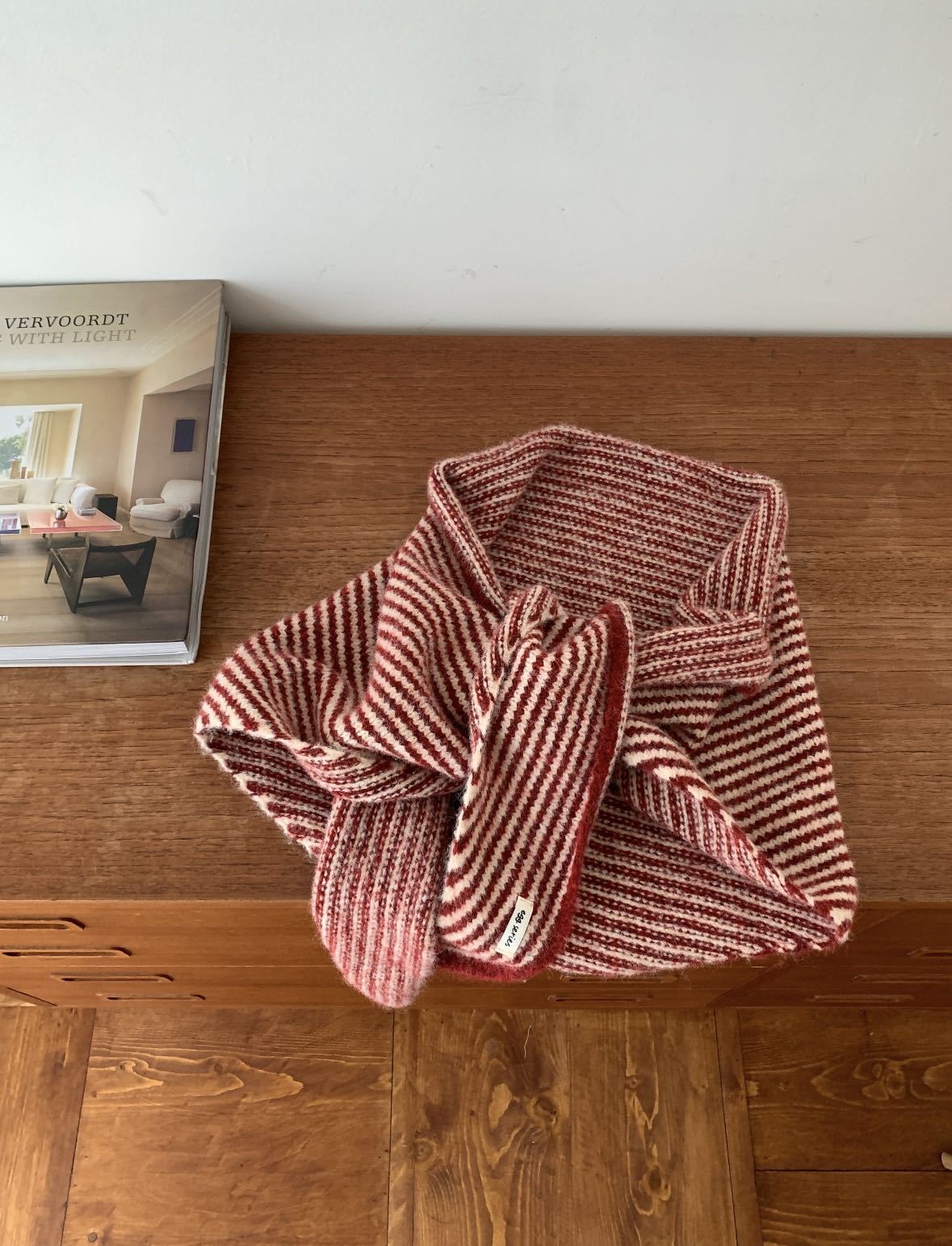 Striped Wool Blend Knitted Triangle Scarf - Soft Warm Shawl Neck Wrap for Women - Chic Autumn Layering V888-ELOSUNG44745