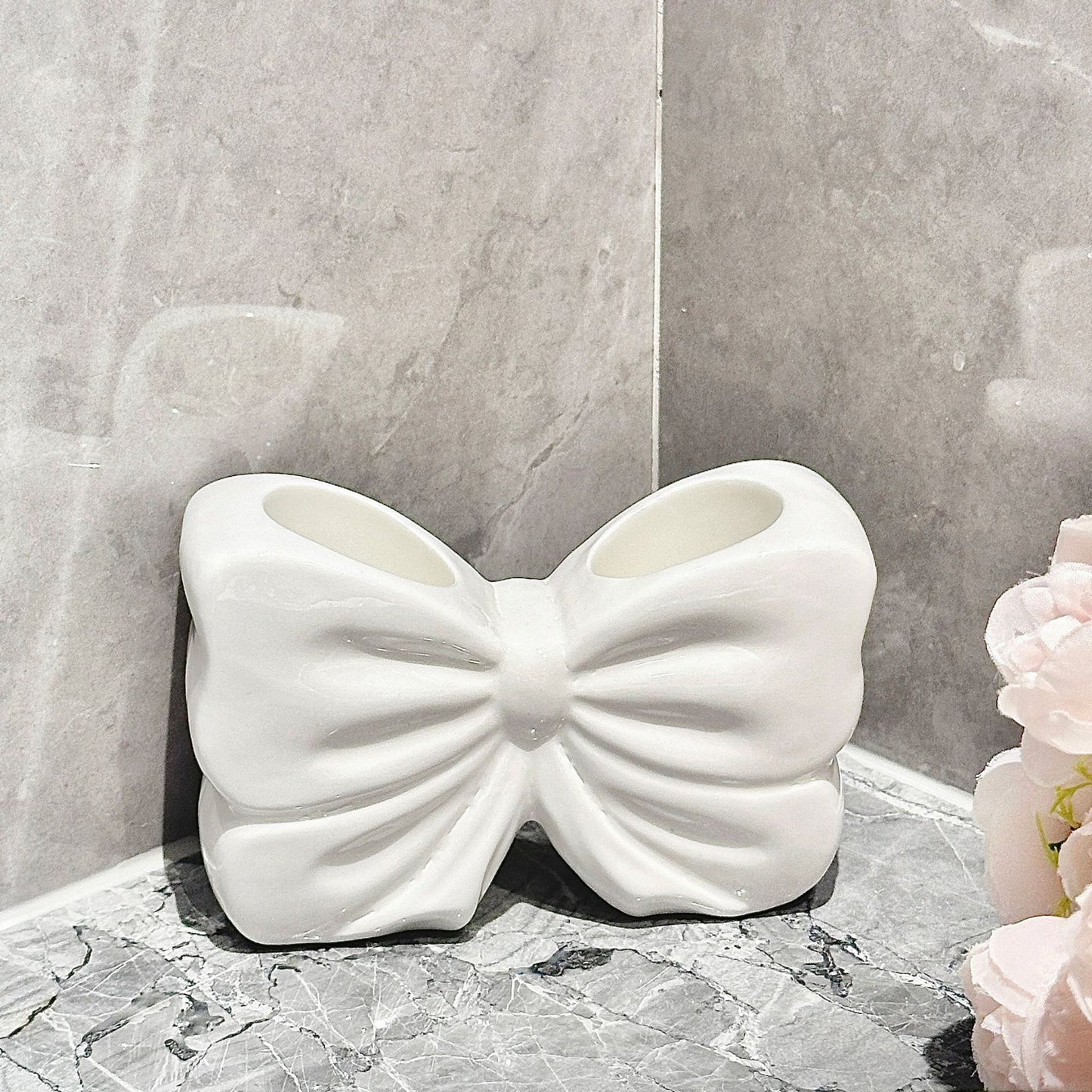 White Chic Bowknot 2-Slot Toothbrush Holder - Resin Retro Cute Desktop Decorative Stand V888-ELOSUNG45282