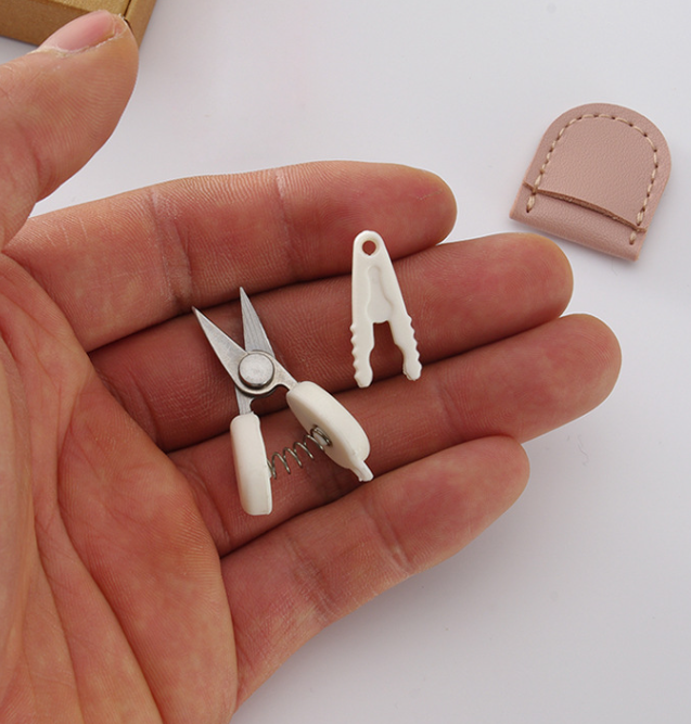 Brown Ultra-Portable Mini Precision Scissors Set - Compact 7cm Craft Snips with Safety Cap, Leather Sheath, V888-ELOSUNG46217