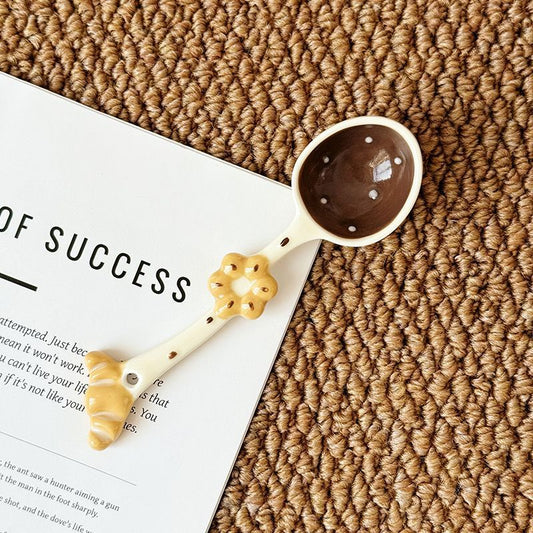 Croissant Scoop Creative Hand-Painted Ceramic Spoon - Cute Cartoon Bakery Series Long Handle Soup Spoon - V888-ELOSUNG46274