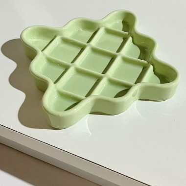 Green Ceramic Slow Feeder Licking Plate for Cats and Dogs | Raised Anti-Choking Grid Design | 11.5 cm Durable V888-ELOSUNG46340