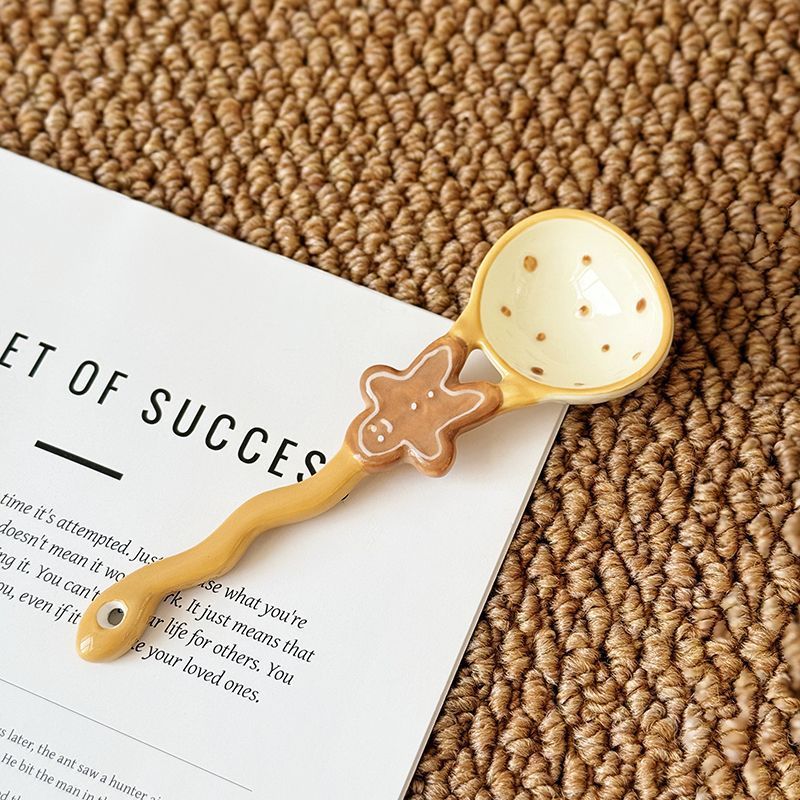 Gingerbread Man Scoop Creative Hand-Painted Ceramic Spoon - Cute Cartoon Bakery Series Long Handle Soup Spoon V888-ELOSUNG46496