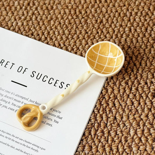 Pineapple Bun Scoop Creative Hand-Painted Ceramic Spoon - Cute Cartoon Bakery Series Long Handle Soup Spoon - V888-ELOSUNG46497