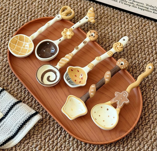 Pineapple Bun Scoop Creative Hand-Painted Ceramic Spoon - Cute Cartoon Bakery Series Long Handle Soup Spoon - V888-ELOSUNG46497
