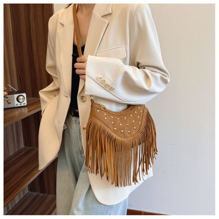 Khaki Vintage Boho Fringe Crossbody Bag - Retro Studded PU Leather Shoulder Purse with Adjustable Strap V888-ELOSUNG47329