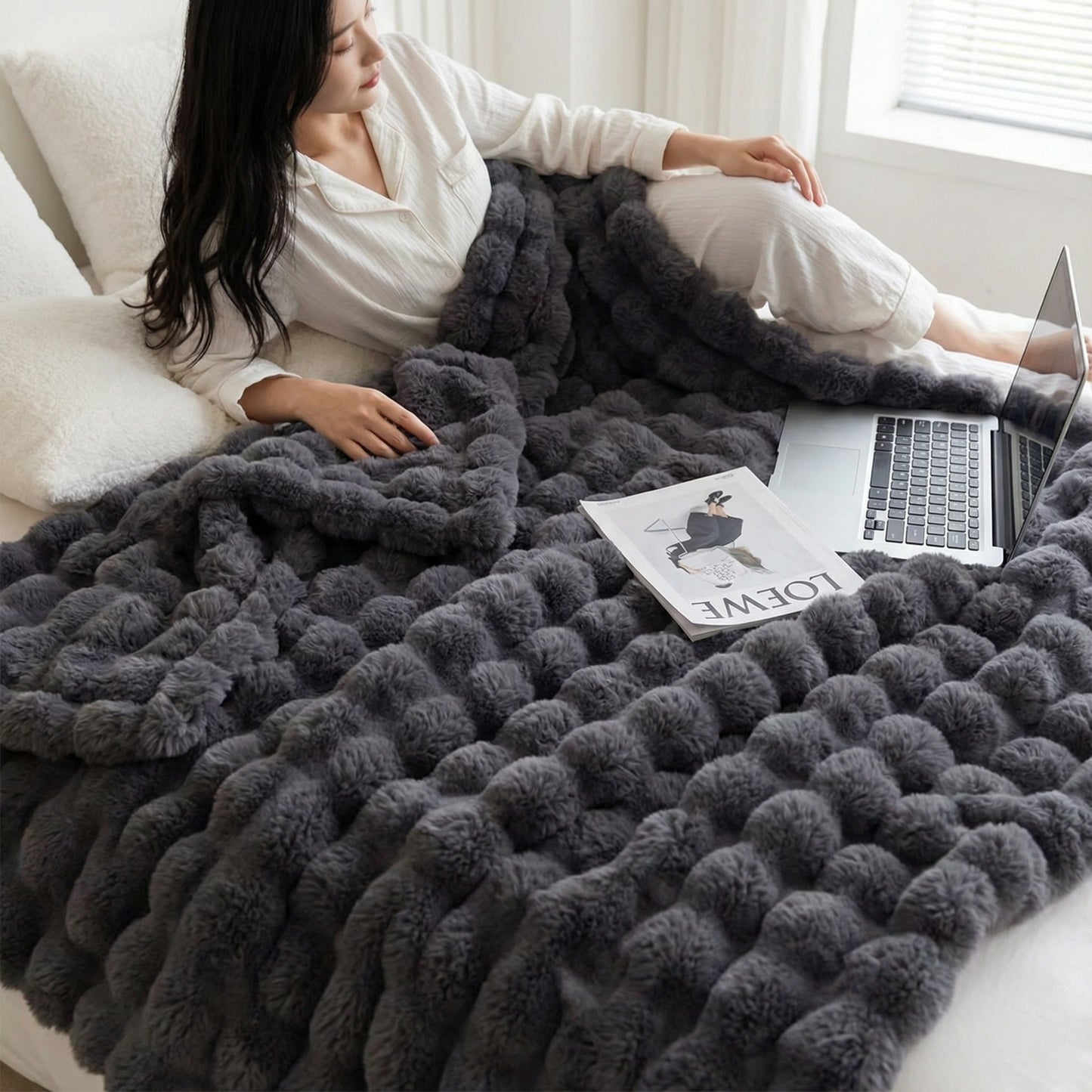 Black Grey Luxury Tuscany Fleece Rabbit Fur Bubble Blanket (140 x 200 CM) - Double-Sided Thickened Soft Plush V888-ELOSUNG49330