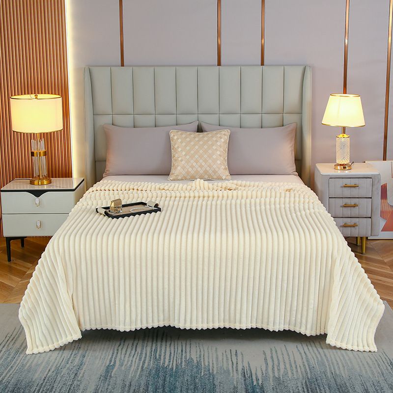150*200cm Beige Solid Colour Flannel Throw Blanket - Thick Double-Sided Fleece with Ribbed Texture - Soft V888-ELOSUNG50702