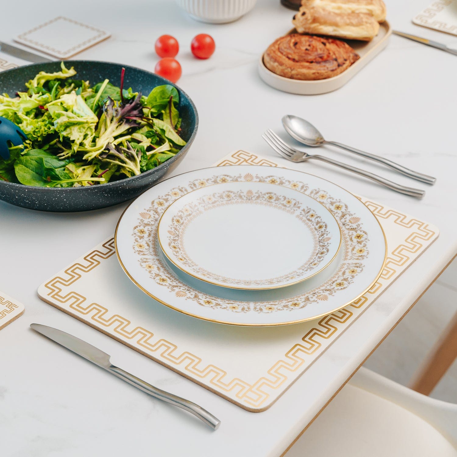 Clevinger Set of 4 MD Placemats Gold Border V915-CV0292
