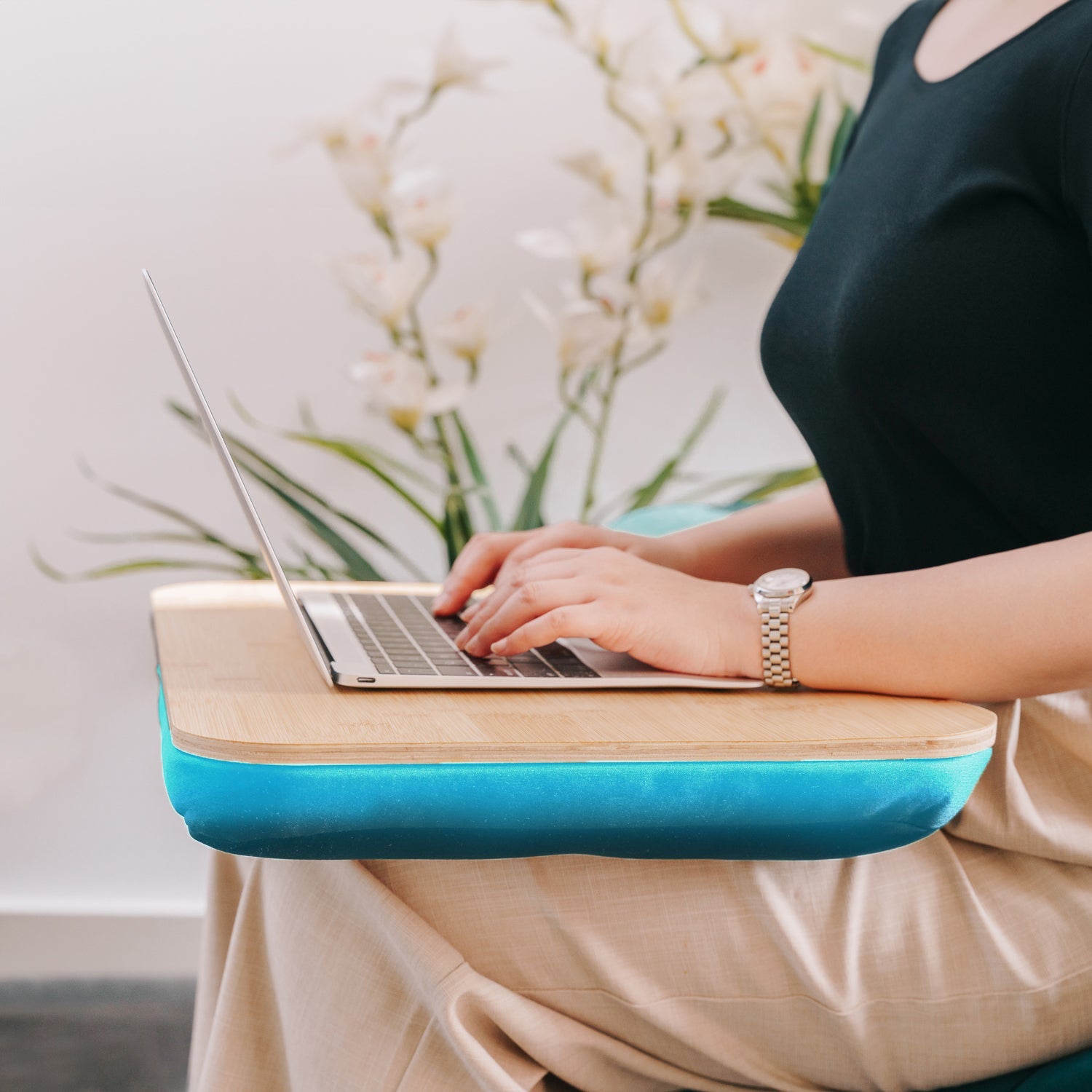 Portable Laptop Desk with Cushion Support V915-HO0196-BL