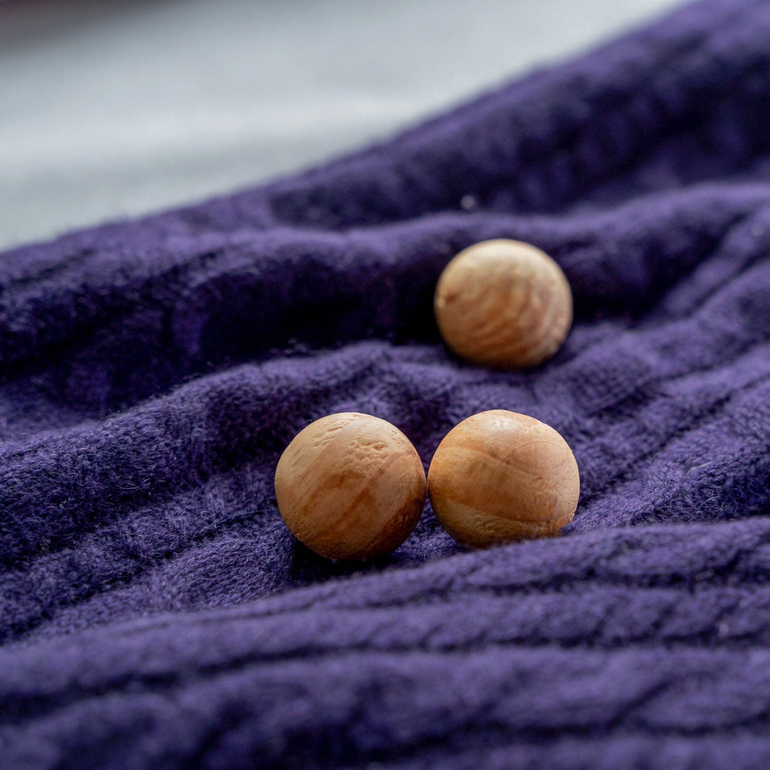 Living Today 16pc Cedar Wood Balls V915-HO0251