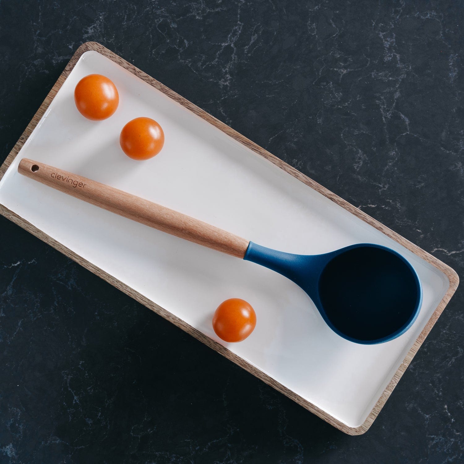 Beechwood & silicone ladle navy V915-KU0242