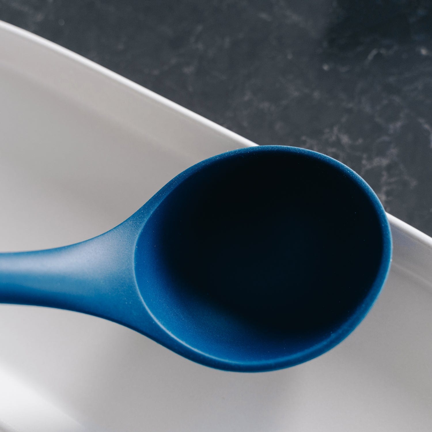 Beechwood & silicone ladle navy V915-KU0242