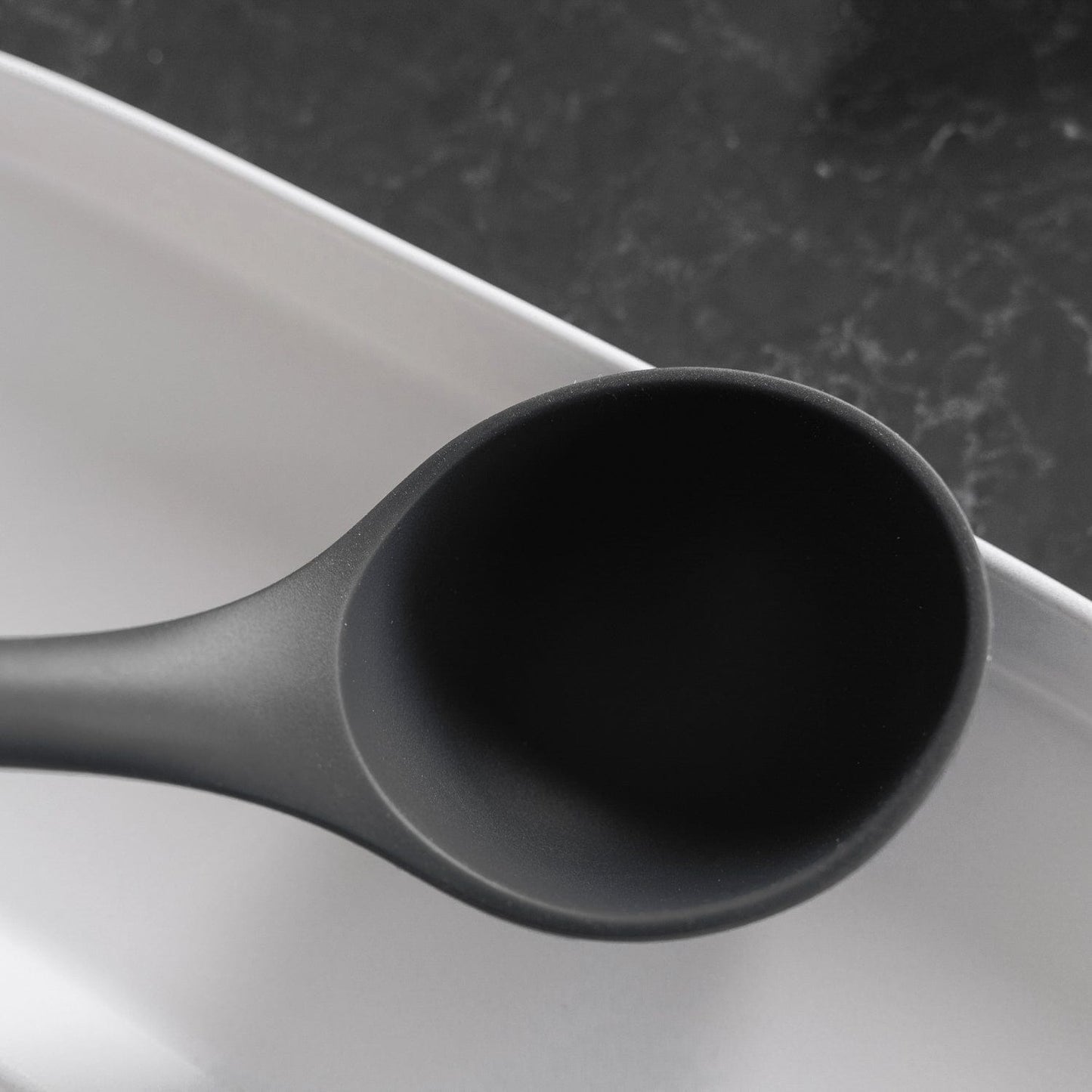 Beechwood & silicone ladle charcoal V915-KU0253