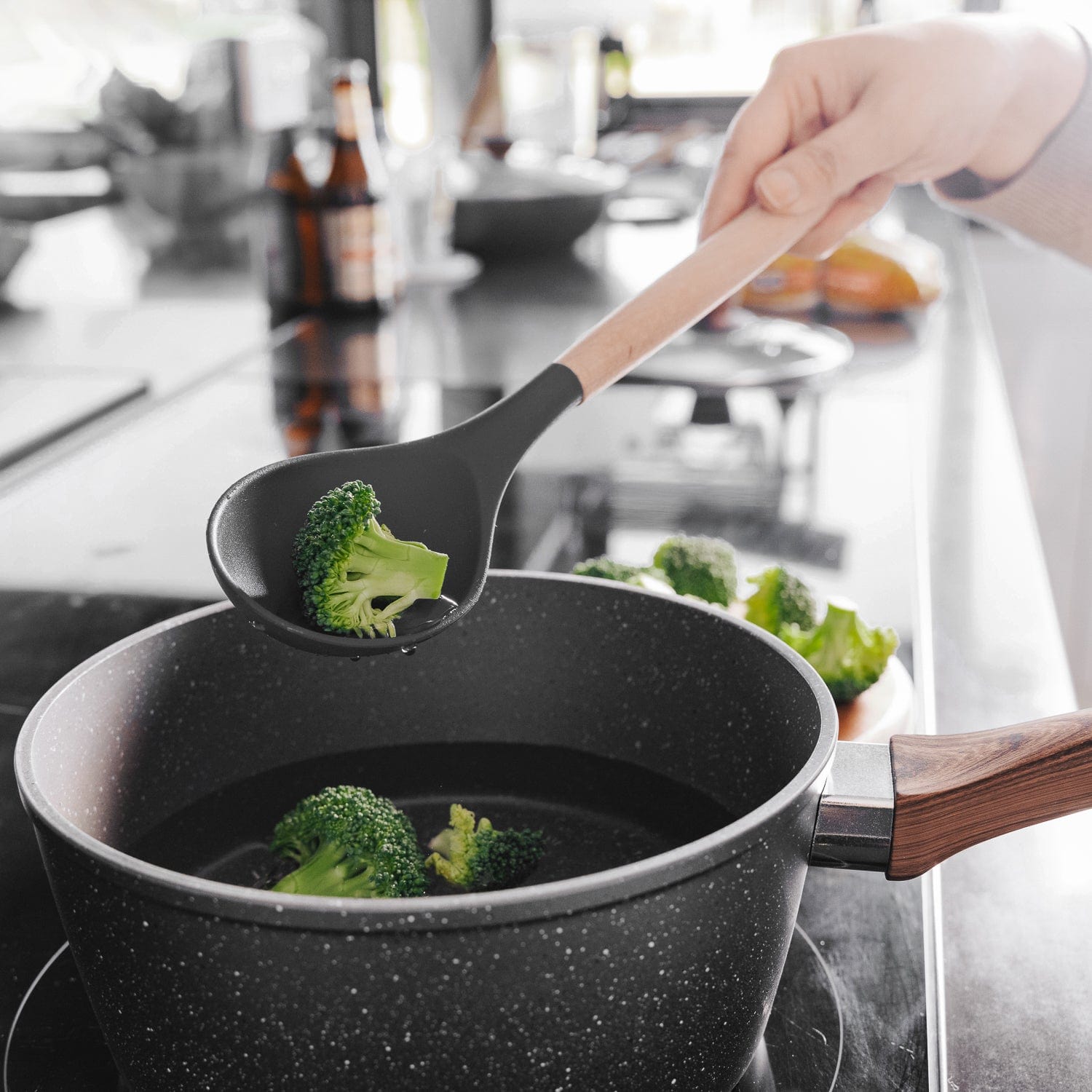 Beechwood & silicone spoon charcoal V915-KU0254