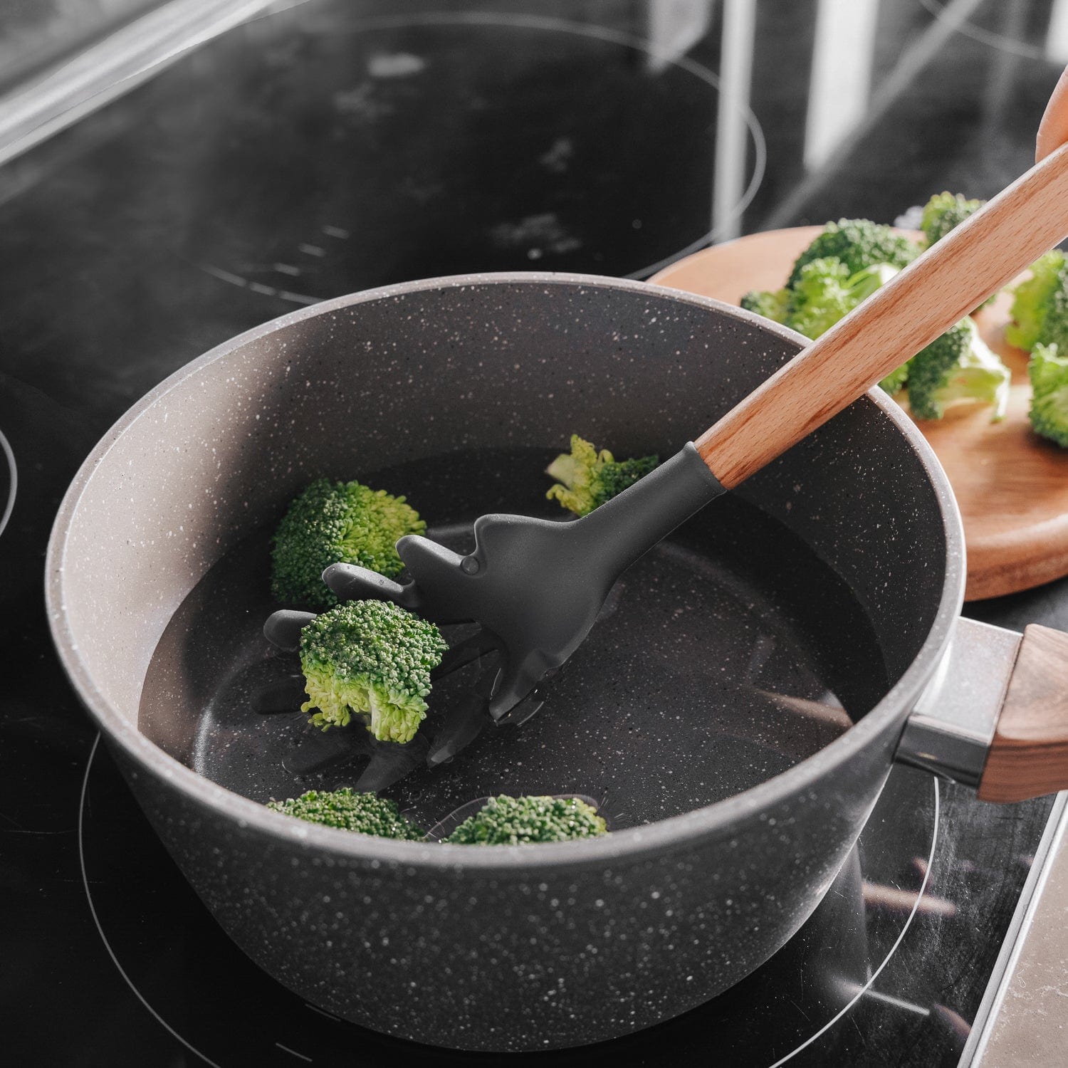 Beechwood & silicone pasta spoon charcoal V915-KU0256