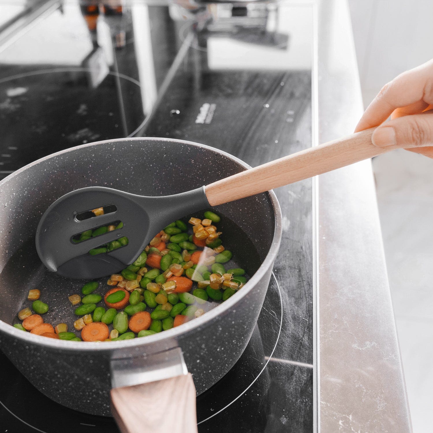 Beechwood & silicone slotted spoon charcoal V915-KU0261