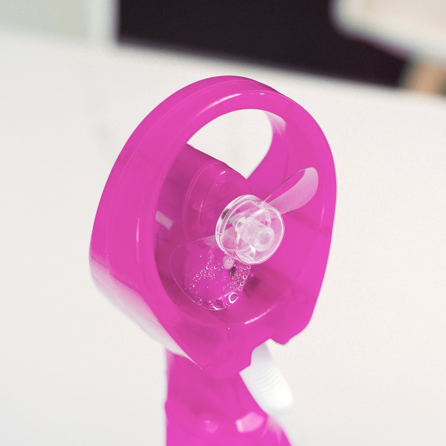Lazy Dayz Water Spray Fan - Pink V915-LD0078-PK
