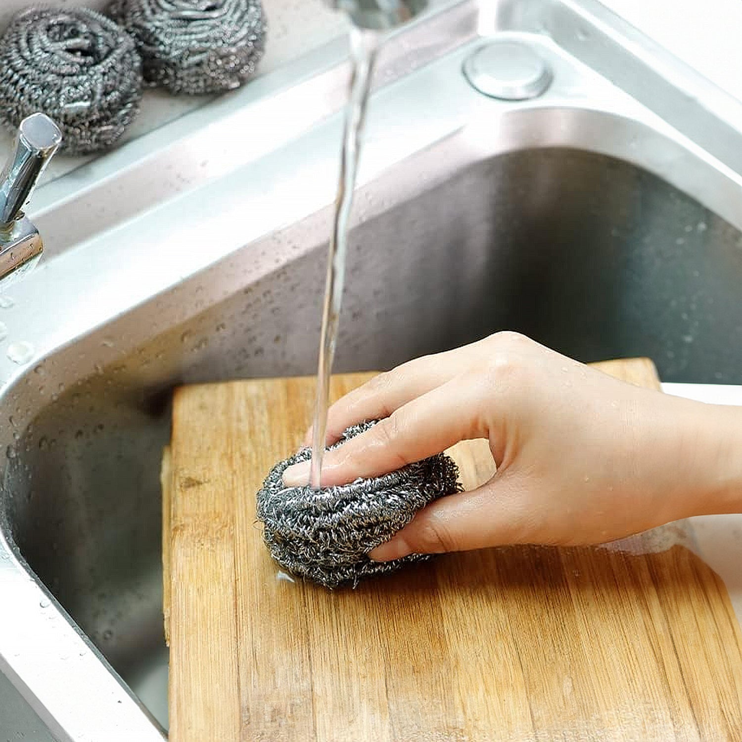 STAINLESS STEEL SCOURERS 6 PACK V915-SP0009