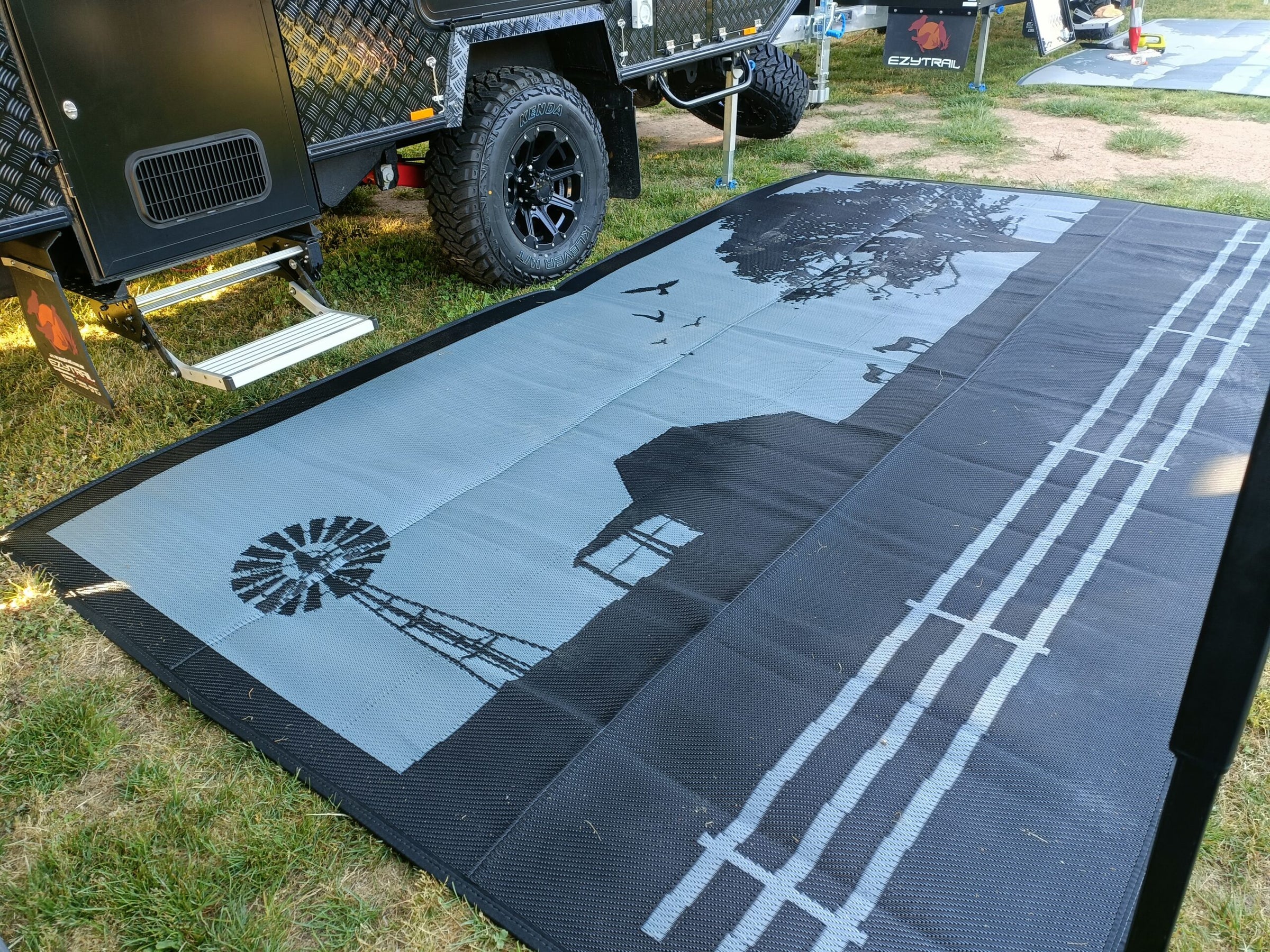 Country Grey 5m x 2.4m recycled poly mat V941-COUNTRYG5