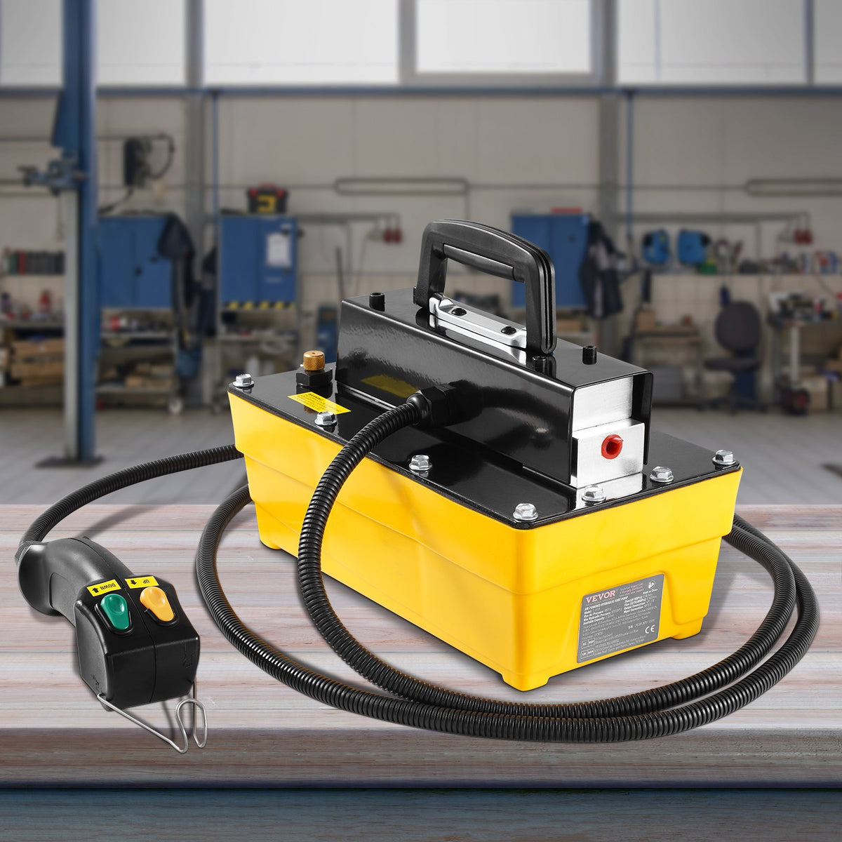 10,000PSI Air Hydraulic Pump, 2.3 L Reservoir, NPT 3/8 In Oil Outlet, NPT 1/4 In Inlet, Air Actuated Foot V952-CGKQBWDZYHS14O5B3V0