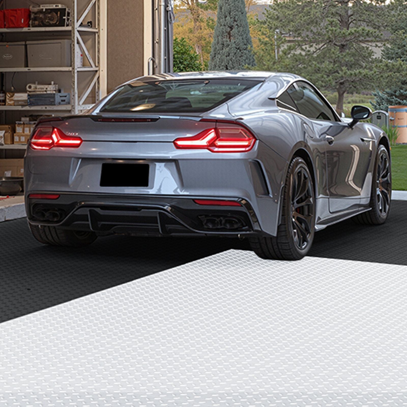 Garage Floor Tiles Interlocking, 16 Pack 513 x 513 x 5 mm Interlocking Modular Garage Flooring Tiles, Diamond V952-PVCLSCKDDPVC9AKRO001V0