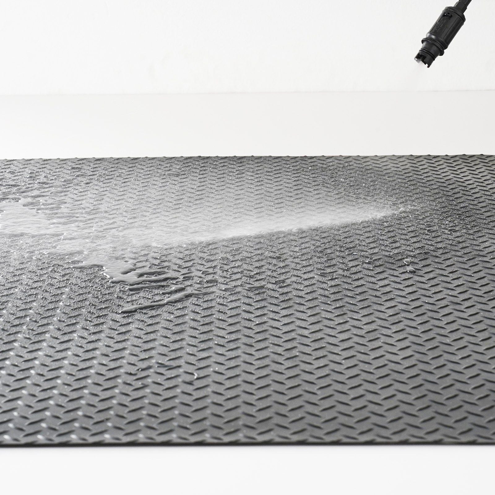 Diamond-Plate Rubber Flooring Roll, 3 mm x 4 ft x 6 ft Garage Floor Mat, SBR Rubber Garage Flooring Roll, V952-XJCKDDXJ46FT6HD7BV0