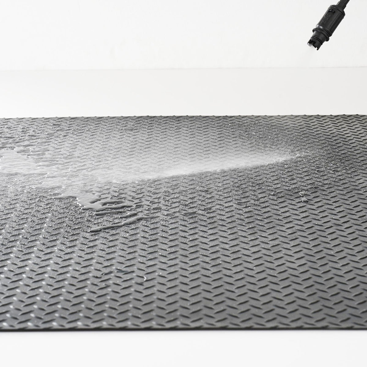 Diamond-Plate Rubber Flooring Roll, 3 mm x 4 ft x 8 ft Garage Floor Mat, SBR Rubber Garage Flooring Roll, V952-XJCKDDXJ48FTC1SYMV0