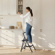 2 Step Ladder, Folding Step Stool with Wide Anti-Slip Pedal and Comfort Handgrip, Lightweight 272 kg Capacity V952-YGTTLBWGJPDS7RBCC001V0
