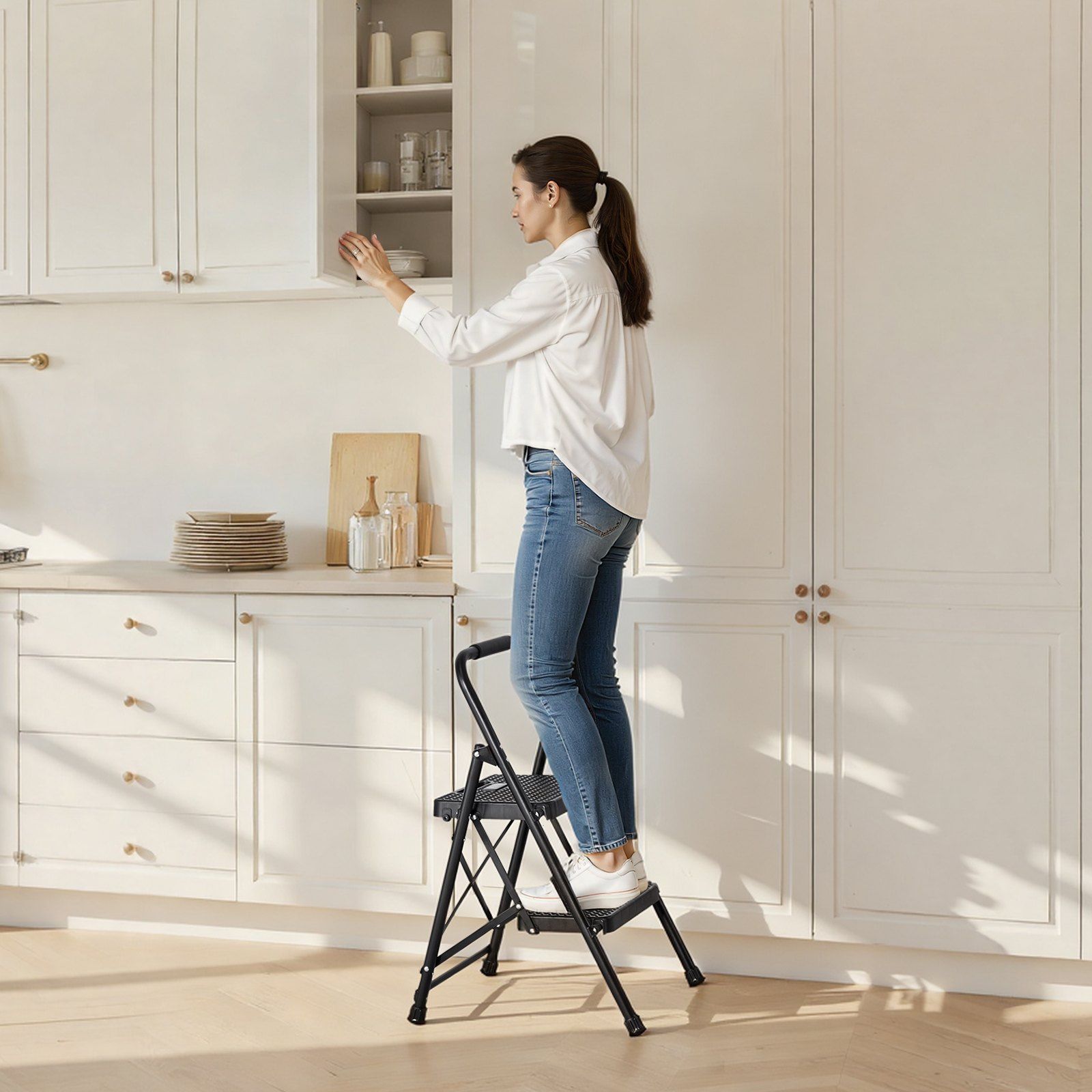 2 Step Ladder, Folding Step Stool with Wide Anti-Slip Pedal and Comfort Handgrip, Lightweight 272 kg Capacity V952-YGTTLBWGJPDS7RBCC001V0