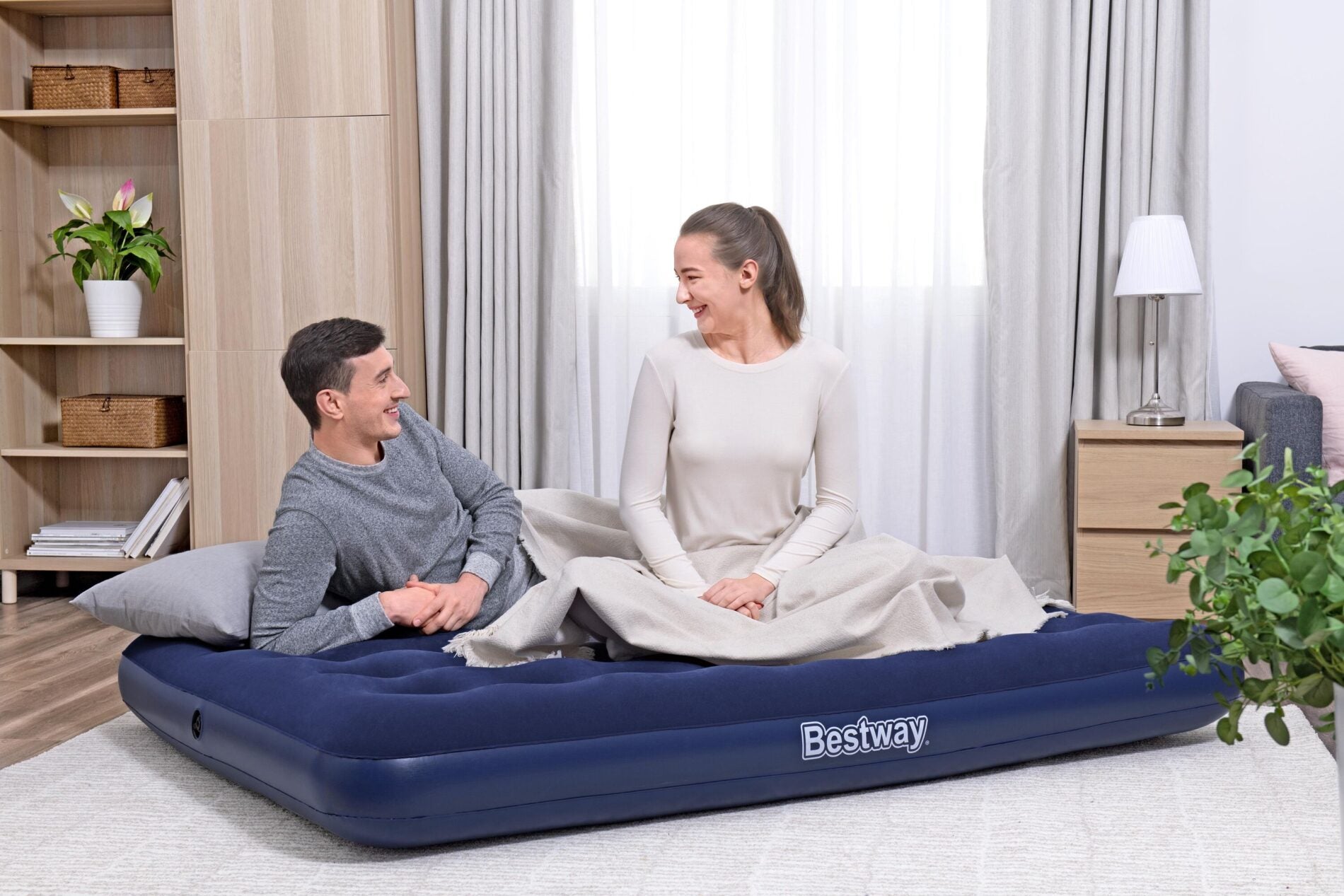 Bestway 1.91m x 1.37m x 22cm Air Mattress Full Inflatable Air Bed Indoor/Outdoor Heavy Duty Durable Camping V958-67002