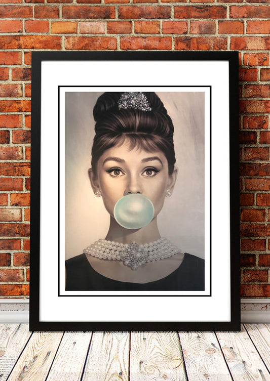 Audrey Hepburn 'Bubblegum' Pop Art Poster - Framed A3 V967-SS0439-A3