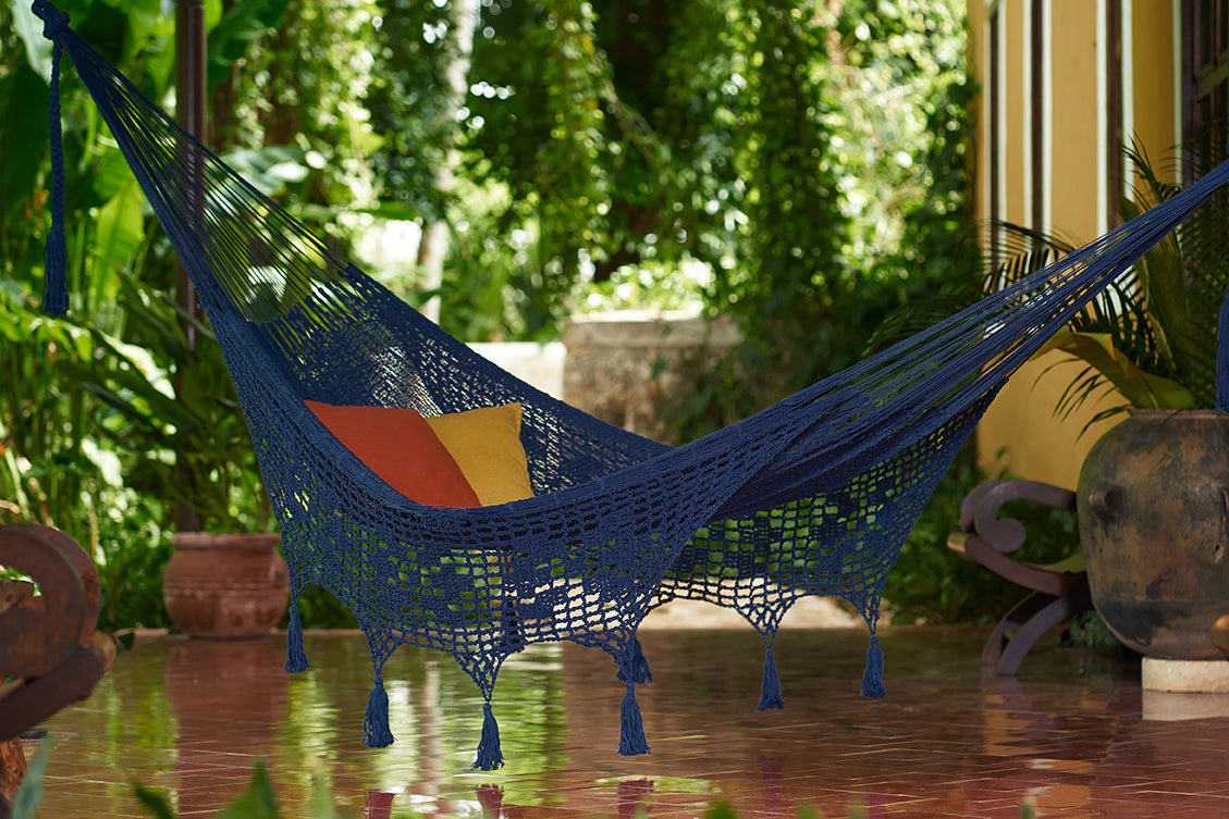 Outdoor undercover cotton Mayan Legacy hammock with hand crocheted tassels King Size Blue V97-TDKBLUE